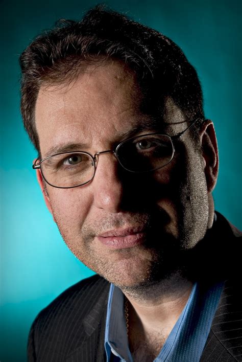 Kevin D. Mitnick. 