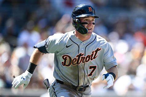 Kevin McGonigle & Tigers Rookies Face Coffee Run Challenge at Wrigley Field! (2026)