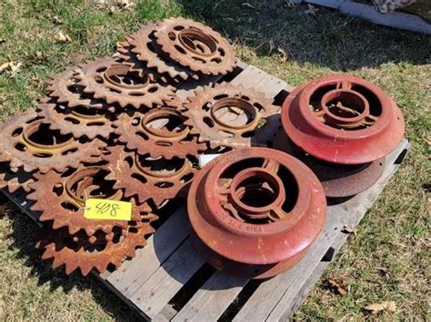 We offer a full line of Kewanee Disc Harrow replacement parts. Kewanee manufactured all types of disc harrows until the company went out of business decades ago. ER Tillage is able to find parts for most of the disc gang assemblies primarily the 2000 and 3000 series that use the 2-1/4" square axles. We also offer conversion bearing assemblies .... 