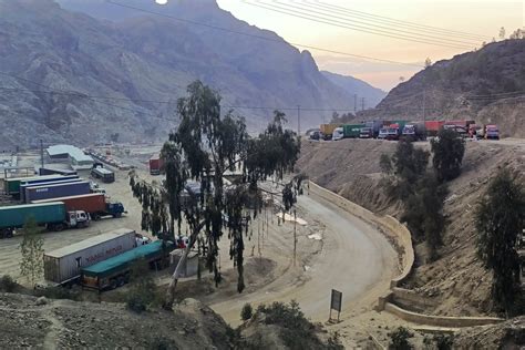 Key trade crossing between Afghanistan and Pakistan reopens after 9 days