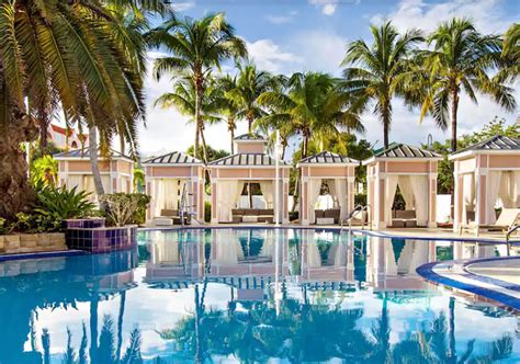Doubletree Key West Resort, Key West Tropical Forest & Botanical Garden'a ve Smathers Beach'e 5 dakikalık sürüş mesafesindedir. Çiftler özellikle burayı tercih ediyor - iki kişilik bir seyahat için bu tesise 8,2 puan verdiler..