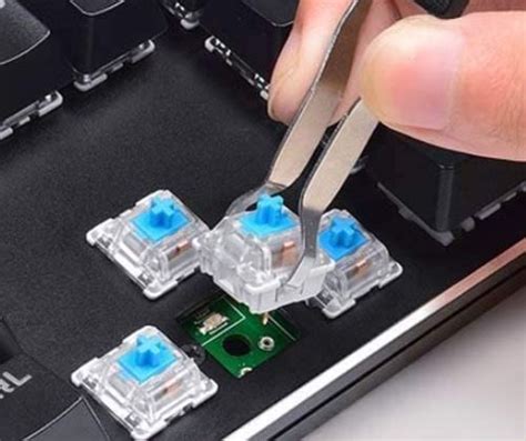 Keycap puller.  Stem Depth Specification The Johnny keycap accommodates ...