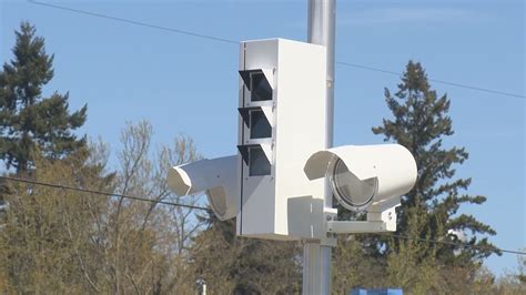 Kgw traffic cameras. Feb 27, 2019 ... 'Slow down, tickets ahead': Makeshift sign warns drivers of police radar camera at Sellwood · Download the Portland, Oregon News from KGW App. 
