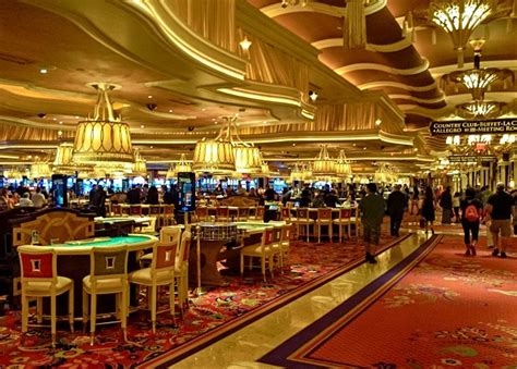 Khám phá những Sòng Bạc Hoành Tráng ở Las Vegas: Trải nghiệm Giải trí Bất Tận