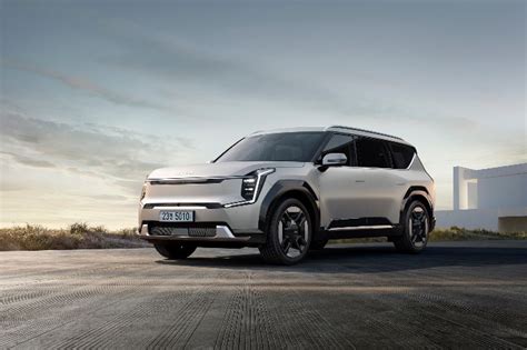 Kia ev9 pre order. Early EV9 buyers saw $3,750 in customer cash, but Kia increased that amount to $5,000 on March 1, according to CarsDirect , bringing the SUV’s entry … 