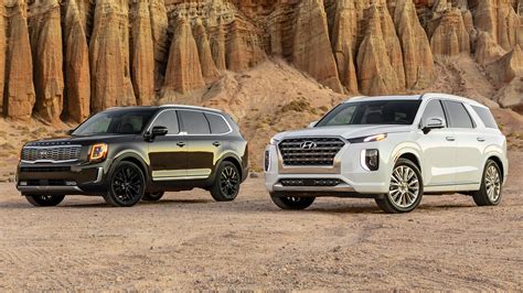 Kia telluride vs hyundai palisade. The 2023 Kia Telluride and the 2023 Hyundai Palisade have the same 3.6-liter V6 making 291 hp and 262 lb-ft of torque. One of the biggest performance differences between the newly updated models is the Telluride’s towing capacity. 