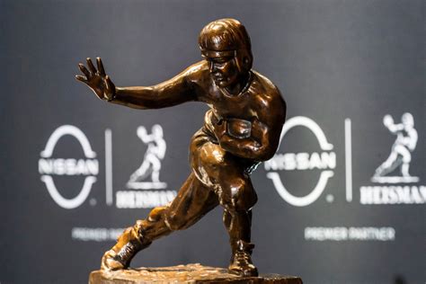 Kickin’ It with Kiz: Why Heisman voters get it wrong and best candidates for MVP of NFL can’t win