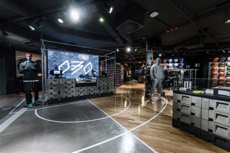 Kickz. sports shoes. streetwear. trainers. With more than 370 models in the shop, even the sneaker scene is more than happy of Berlin-Mitte’s Kickz. Brands like Nike, Lacoste, Supra, … 