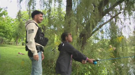 Kids, Chicago first responders come together for day of fishing