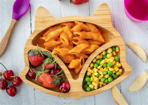 Kids meals. Jun 28, 2017 · Kids Dinners. 15 of The Best 15 Minute (or less) Meals for Kids – quick and easy dinner time solutions for busy days! Nutritious and full of flavour too! Life can be pretty hectic for parents these days, between work, nursery and school runs, after school clubs… some days you just need to be able get the kids’ dinner on the table as ... 