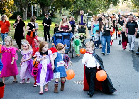 Kids show off costumes at annual Halloween parade