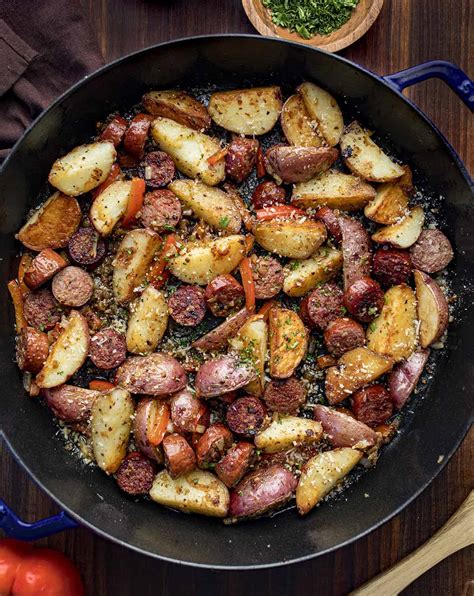 Kielbasa and potatoes recipe. Preparation. Preheat oven to 350°F. Coat a 2 quart casserole dish with cooking spray. Set aside. In a medium pan, sauté kielbasa in oil until just lightly browned. 