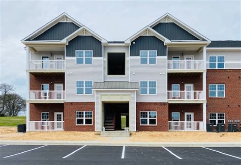 2 Baths. 1,200 Sqft. $1,400 - $1,850. View Details. Photos. Amenities. Application fee: $75. Other fees may apply, please contact the property for details. Riverwalk Apartments Columbia, SC First, you fall in love with one of our floor plans, then you transform your lifestyle by moving into our community.. 