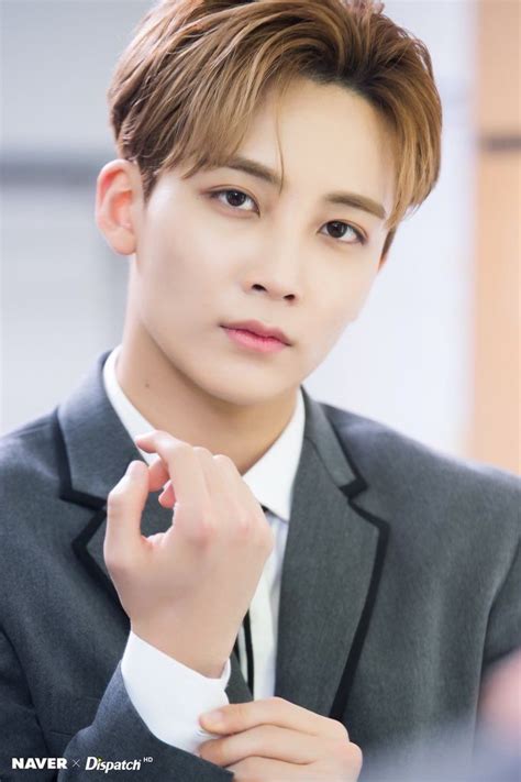 Yoon Jeong Han (윤정한) is a South Korean Singer under Pledis Entertainment.He is the lead vocalist of the boy group SEVENTEEN and a member of its vocal unit. He made his official debut with SEVENTEEN on May 26, 2015 with their first mini album "17 Carat." . 