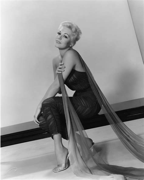 Veteran actress Kim Novak has accused the late Tony Curtis of spiking her drink at a 1950s party, where she woke up dazed and naked. This advertisement has not loaded yet, but your article ...