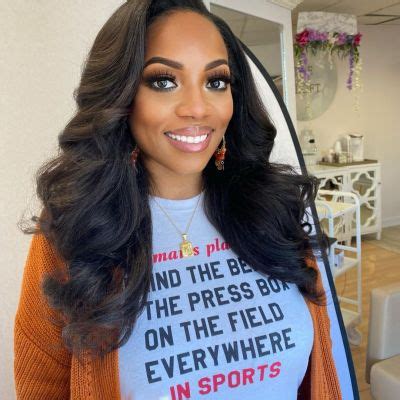 Kimberly Martin Earnings And Net Worth. By 2022, it is expected that Kimberly Martin’s net worth will have risen to $800,000. Her net worth is the sum of her capital, income, and assets. Journalism is Kimberley’s primary source of income, and she has earned substantial wealth for herself.