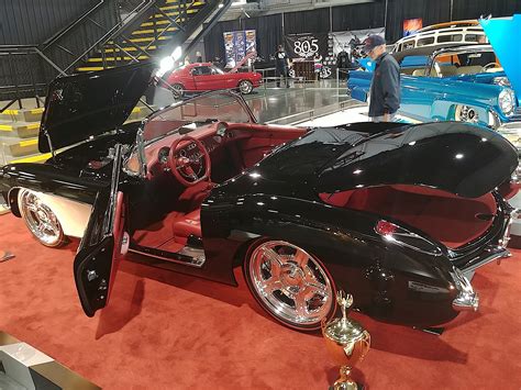 Well, we're here to peel back the curtain and give you a glimpse of how Kindig-it's latest creation, a 1970 Dodge Challenger built for Kevin Hart, came together for the 2023 SEMA show. The build .... 