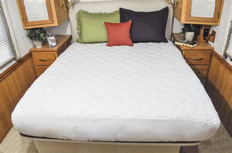 King size camper mattress. Often called an “RV king mattress”, an RV short king mattress is four inches shorter than the king-size mattresses designed for bedrooms. RV king mattresses measure 72 x 75 inches with enough … 