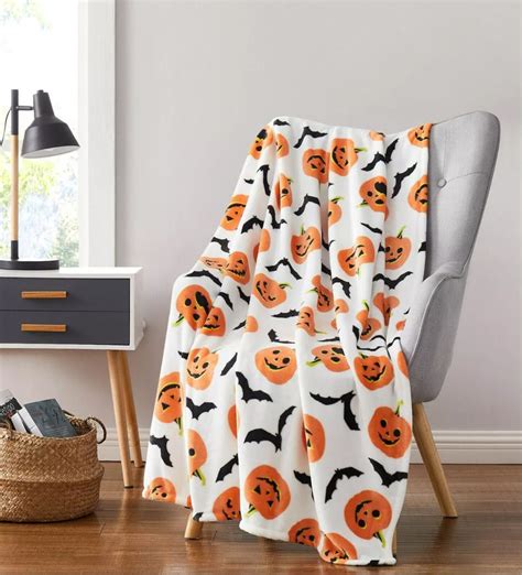 King size halloween blanket. Halloween Decorations Indoor Halloween Decorations Outdoor Halloween Decorations Halloween Inflatable Decorations. Party Time Party Must Haves Halloween Candy Halloween Snacks Halloween Baking Trick-or-treat Supplies. ... Vellux King Size Blanket - All Season Luxury Warm Micro plush Lightweight Thermal Fleece Blankets - Perfect For … 