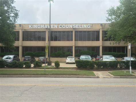 Kinghaven counseling group. Kinghaven Counseling Group is made up of licensed therapists dedicated to helping individuals and families achieve their maximum potential. Each therapist carries a master`s or doctoral degree in counseling or a counseling-related field and has several years of experience. Kinghaven provides a treatment team of specialists to each client served. 