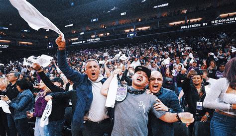 Kings fans told to keep cowbells home for Game 3 at Warriors
