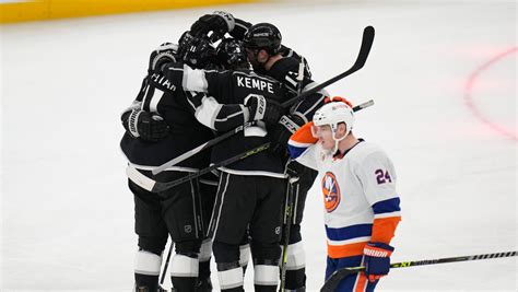 Kings get boost from power play in 5-2 win over Islanders