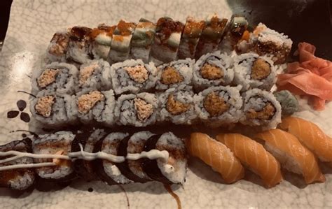 Kings sushi. Kings Sushi is a Japanese restaurant located at 9970 Dorchester Rd Unit C, Summerville, South Carolina 29485, US. The establishment is listed under japanese restaurant, sushi restaurant category. It has received 105 reviews with an average rating of 4.4 stars. 