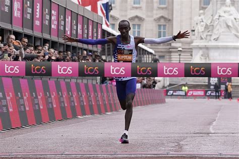 Kiptum wins London Marathon in 2nd fastest time