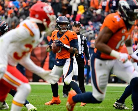 Kiszla: Broncos rediscovered their mojo by reducing quarterback Russell Wilson’s role