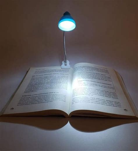 Kitap okuma lambası başa takılan