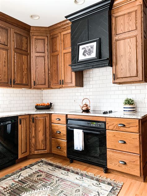 Whether you’re building a new home or remodeling your current kitchen, learning about best-reviewed kitchen cabinet manufacturers can help you choose the design that’s right for yo...