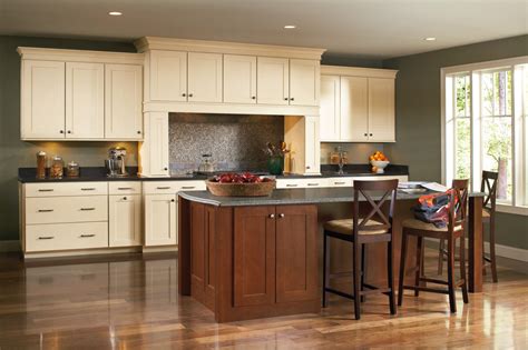 Kitchens - Custom Cabinet Manufacturer