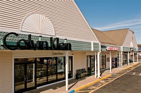 Kittery outlets maine. Kittery Premium Outlets, Kittery. 5,841 likes · 4 talking about this · 23,824 were here. Coastal Maine's favorite outlets featuring 40+ stores with savings up to 65% off. 