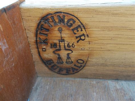 Kittinger Furniture produced vintage furniture in a way that made them stand out and above their competitors. They had incredible attention to detail, meticulous handwork and a combination of mass scale and small scale finishing techniques.. 
