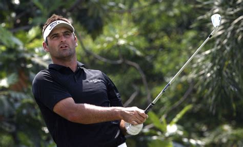 Kiwi golfer Michael Hendry receiving treatment for leukemia