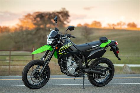 The KLX300SM is quick to steal the scene with equal parts performance and attitude. Features may include: POWER AND PERFORMANCE DELIVER THE EXCITEMENT The KLX®300SM ultimate lightweight supermoto motorcycle is powered by a 292cc, fuel-injected, liquid-cooled engine. Experience a rewarding spread of power across the rev range.. 