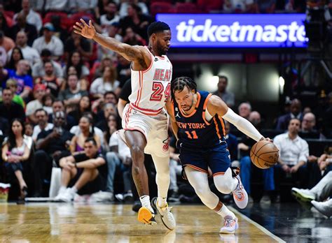 Knicks’ poor defense on display again as team drops second straight; Heat move closer to 5th seed