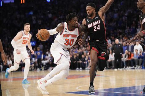 Knicks top Heat 111-105, even Eastern Conference semi series