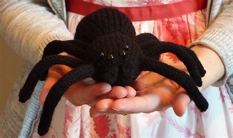Knit a Shadowy Arachnophobia Spider, Free Pattern! KnitHacker