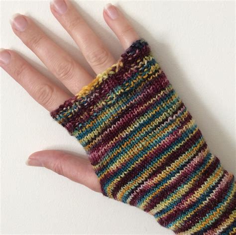 Knitting fingerless mittens.  Sep 25, 2024 · 3. .  Simple and versatile winter accessory.  1 da...