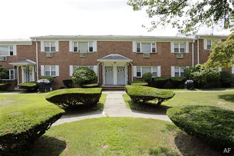 Knoll gardens apartments. Briar Knoll Apts. 401 Talcottville Rd, Vernon Rockville, CT 06066. 1–2 Bds. 1–2 Ba. 800-1,000 Sqft. View Available Properties. 