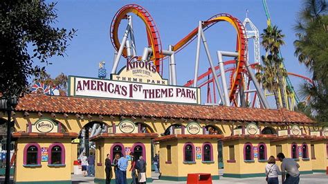 Knott's Berry Farm reimplements chaperone policy enacted due to fights