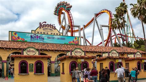 Knott’s Berry Farm brings back chaperone policy amid increasing unruly behavior