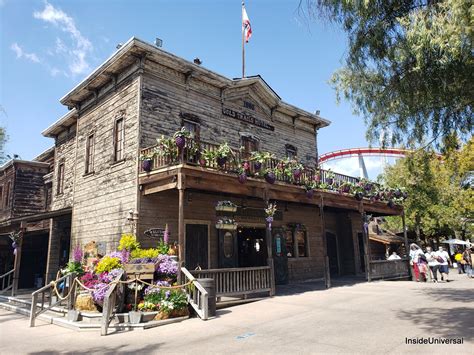 Knott’s brings out The Taste of Boysenberry Festival