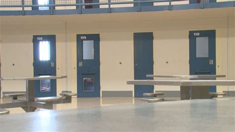 Knox county prison inmates. To search for an inmate in the Knox County Jail, review their criminal charges, the amount of their bond, when they can get visits, or even view their mugshot, go to the Official Jail Inmate Roster, or call the jail at 865-342-9620 for the information you are looking for. 