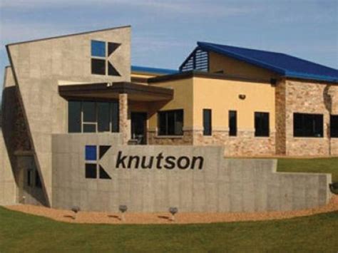 Knutson construction. At Knutson, we also see that many of the landmark buildings throughout the communities we serve bear the mark of our construction expertise. It’s humbling and gratifying. Our 500 employees provide the backbone of the services we provide and are a group of talented, passionate and innovative professionals. 