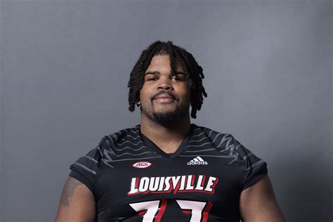 Kobe baynes. Illinois extended a scholarship offer to Louisville offensive lineman Kobe Baynes. The 6-foot-4, 300-pound third-year redshirt freshman played just one game (nine snaps) during his first two ... 