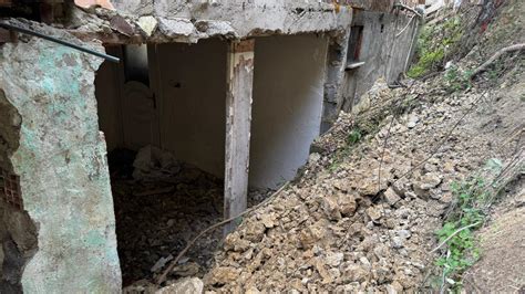 Kocaeli'de toprak kayması: Bir ev zarar gördü - Son Dakika Haberleri