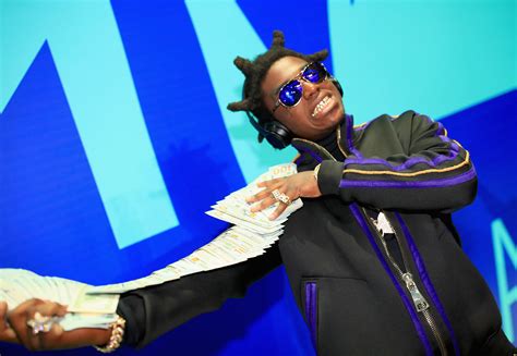 Kodak Black Donates Money & Wigs To Women Battling Or