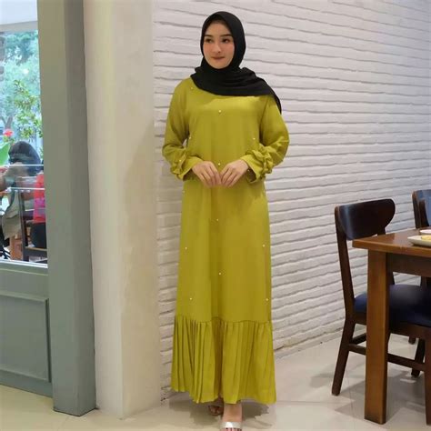 Kombinasi Gamis Warna Lime Cocok dengan Jilbab Warna Apa?